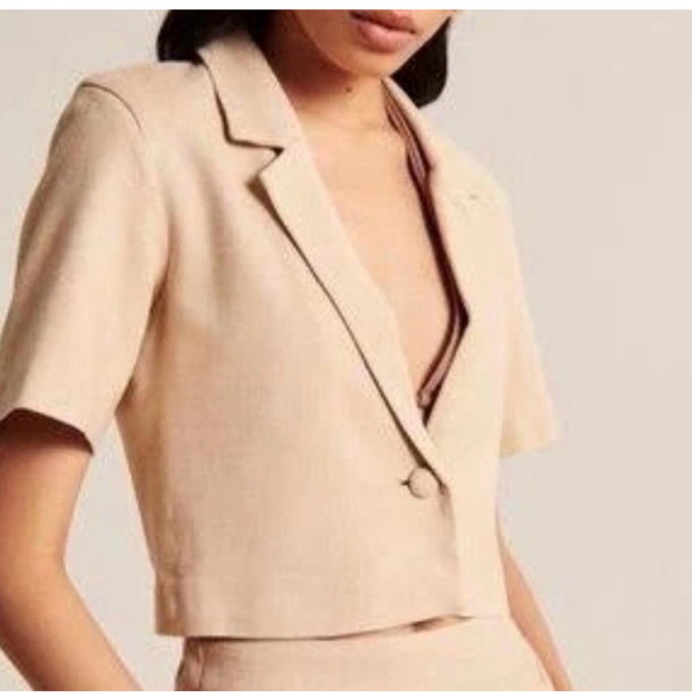 Abercrombie & Fitch Beige Short Sleeve Blazer